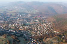 Vue d'oiseau de Niederbronn-les-Bains dans le département Bas Rhin, France