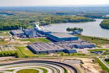Zone industrielle d'Oberwald, usine de papier de palme à Wörth am Rhein dans le département Rhénanie-Palatinat, Allemagne d'en haut