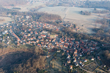 Ruines du château de Lichtenberg dans les Vosges du Nord à Lichtenberg dans le département Bas Rhin, France vue d'en haut