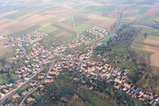 Vue aérienne de Ettendorf dans le département Bas Rhin, France