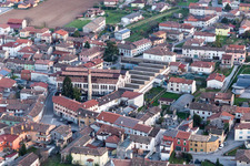 Vue d'oiseau de Carpacco dans le département Frioul-Vénétie Julienne, Italie