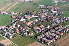 Vue aérienne de Osteria al Trovatore dans le département Vénétie, Italie