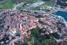 Vue oblique de Stancija Valkanela dans le département Gespanschaft Istrien, Croatie