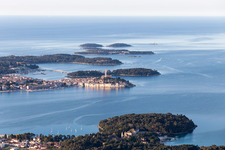 Rovinj dans le département Gespanschaft Istrien, Croatie d'un drone