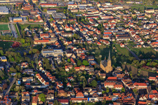 Vue aérienne de Université de Saint-Louis et École supérieure des finances de Rhénanie-Palatinat à Edenkoben dans le département Rhénanie-Palatinat, Allemagne