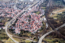 Vue aérienne de De l'ouest à le quartier Knielingen in Karlsruhe dans le département Bade-Wurtemberg, Allemagne
