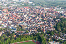 Landau in der Pfalz dans le département Rhénanie-Palatinat, Allemagne vu d'un drone