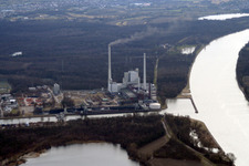 Vue aérienne de Badenwerk sur Rheinhafen à le quartier Rheinhafen in Karlsruhe dans le département Bade-Wurtemberg, Allemagne