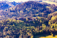 Vue aérienne de Ruines du château d'Altdahn à Dahn dans le département Rhénanie-Palatinat, Allemagne