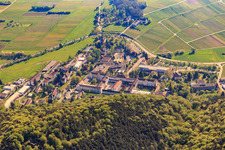 Vue aérienne de Pfalzklinik Landeck de l'ouest avec Pfalzklinikum pour psychiatrie et neurologie Département de psychiatrie générale à Klingenmünster dans le département Rhénanie-Palatinat, Allemagne