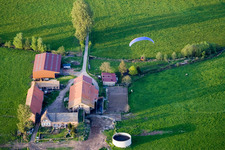 Mertzwiller dans le département Bas Rhin, France du point de vue du drone