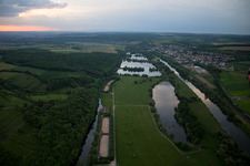 Vue aérienne de Quartier Untereuerheim in Grettstadt dans le département Bavière, Allemagne