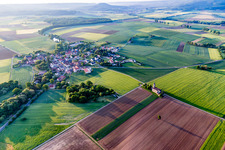 Vue aérienne de Quartier Bischwind in Dingolshausen dans le département Bavière, Allemagne