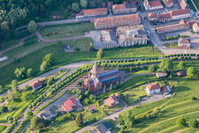 Vue aérienne de Bâtiment d'église Église Saint-Louis de Saint-Louis-lès-Bitche à Saint-Louis-lès-Bitche dans le département Moselle, France