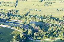 Vue aérienne de Étang à Obergailbach dans le département Moselle, France