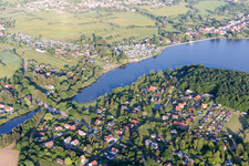 Vue aérienne de Étang du Marais à Hilsprich dans le département Moselle, France