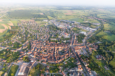 Photographie aérienne de Vue des rues et des maisons dans les quartiers résidentiels à Sarre-Union dans le département Bas Rhin, France