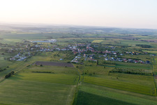 Vue aérienne de Dehlingen dans le département Bas Rhin, France