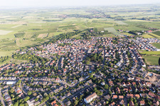 Vue oblique de Zornheim dans le département Rhénanie-Palatinat, Allemagne