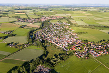 Vue aérienne de Hahnheim dans le département Rhénanie-Palatinat, Allemagne