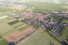 Vue oblique de Offstein dans le département Rhénanie-Palatinat, Allemagne