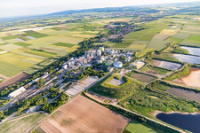 Vue oblique de Réservoir de traitement des eaux usées pour le traitement des eaux usées de l'usine sucrière Südzucker AG (Palatinat) à Obrigheim dans le département Rhénanie-Palatinat, Allemagne