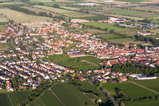 Vue aérienne de Dirmstein dans le département Rhénanie-Palatinat, Allemagne