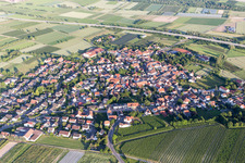 Vue aérienne de Laumersheim dans le département Rhénanie-Palatinat, Allemagne