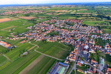 Vue aérienne de Du nord à Deidesheim dans le département Rhénanie-Palatinat, Allemagne