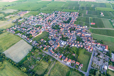 Vue aérienne de Ruppertsberg dans le département Rhénanie-Palatinat, Allemagne