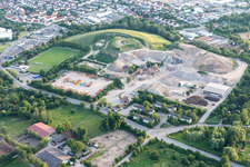 Vue aérienne de Mont Scherbelino à Neustadt an der Weinstraße dans le département Rhénanie-Palatinat, Allemagne