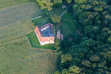 Vue aérienne de Herrenmühle à Erlenbach bei Kandel dans le département Rhénanie-Palatinat, Allemagne