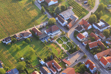 Vue aérienne de Château Oberotterbach à Oberotterbach dans le département Rhénanie-Palatinat, Allemagne