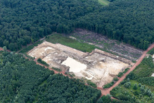 Extraction d'argile à Kesseldorf dans le département Bas Rhin, France d'en haut