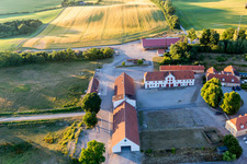 Klintholm Mon (DK), Dieux de Klintholm à Borre dans le département Sjaelland, Danemark d'un drone