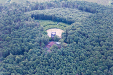 Photographie aérienne de Mémorial de la Paix à Edenkoben dans le département Rhénanie-Palatinat, Allemagne