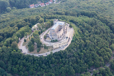 Oberhambach, Château de Hambach à le quartier Diedesfeld in Neustadt an der Weinstraße dans le département Rhénanie-Palatinat, Allemagne d'un drone