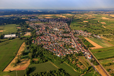Quartier Berghausen in Römerberg dans le département Rhénanie-Palatinat, Allemagne hors des airs