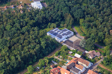 Vue aérienne de Erwin Paulat Plastiques et Produits Métalliques GmbH à Hatzenbühl dans le département Rhénanie-Palatinat, Allemagne