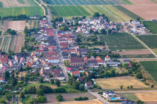Vue aérienne de Lindenstr. à le quartier Niederlustadt in Lustadt dans le département Rhénanie-Palatinat, Allemagne