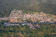 Vue aérienne de De l'ouest à le quartier Waldprechtsweier in Malsch dans le département Bade-Wurtemberg, Allemagne