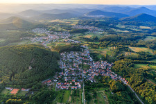 Vue aérienne de Quartier Stein in Gossersweiler-Stein dans le département Rhénanie-Palatinat, Allemagne