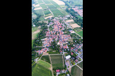 Quartier Heuchelheim in Heuchelheim-Klingen dans le département Rhénanie-Palatinat, Allemagne d'en haut