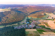 Vue aérienne de Zones riveraines du lac en Rehbach à le quartier Rehbach in Michelstadt dans le département Hesse, Allemagne