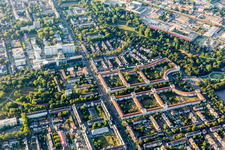 Vue aérienne de Quartier résidentiel le long de l'Ebertstrasse à Ebertpark à le quartier Friesenheim in Ludwigshafen am Rhein dans le département Rhénanie-Palatinat, Allemagne