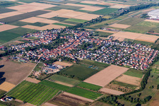 Quartier Ottersheim in Ottersheim bei Landau dans le département Rhénanie-Palatinat, Allemagne du point de vue du drone