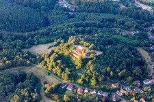 Vue aérienne de Complexe du château de la forteresse Lemberg à Lemberg dans le département Rhénanie-Palatinat, Allemagne