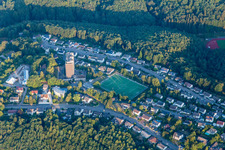Vue aérienne de Centre ville entouré de forêt et de zones forestières avec rues et maisons et zones résidentielles de Ruhbank à Pirmasens à le quartier Ruhbank in Pirmasens dans le département Rhénanie-Palatinat, Allemagne