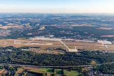 Vue aérienne de Base aérienne américaine à le quartier Ramstein in Ramstein-Miesenbach dans le département Rhénanie-Palatinat, Allemagne