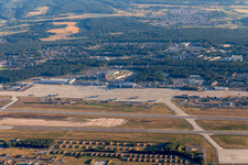 Vue aérienne de Base aérienne américaine à le quartier Ramstein in Ramstein-Miesenbach dans le département Rhénanie-Palatinat, Allemagne
